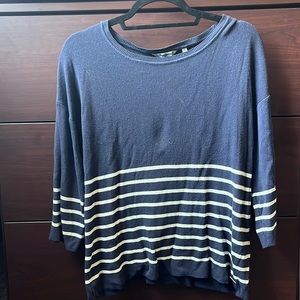 Blue/white sweatshirt